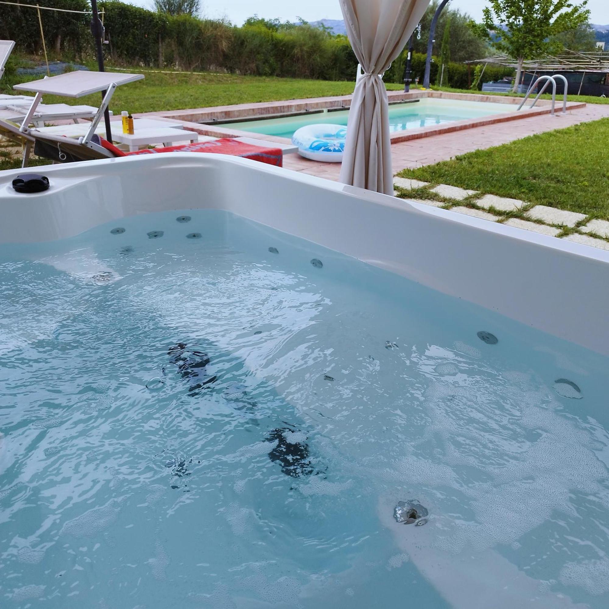 Bed & Breakfast Le Coccinelle Bed and Breakfast Rosciano  Εξωτερικό φωτογραφία